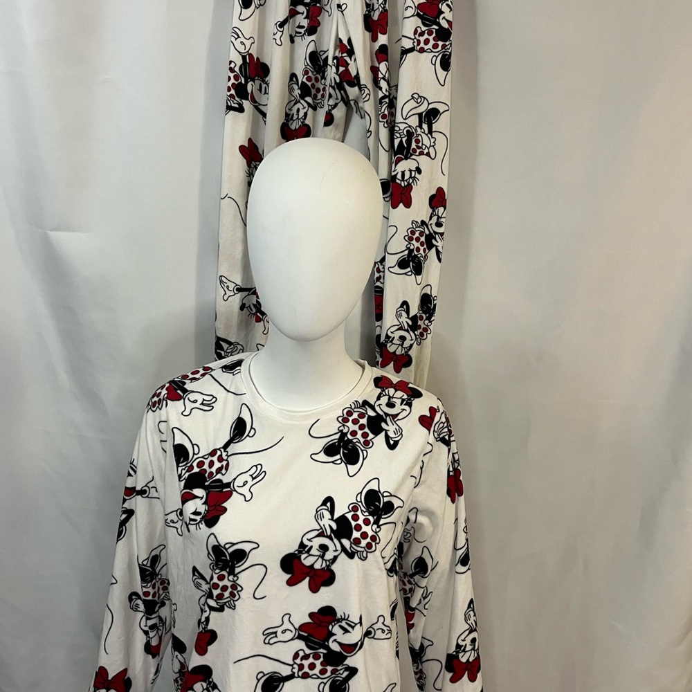 Disney Minnie Mouse Pajama Set - White and Red. Holiday gift